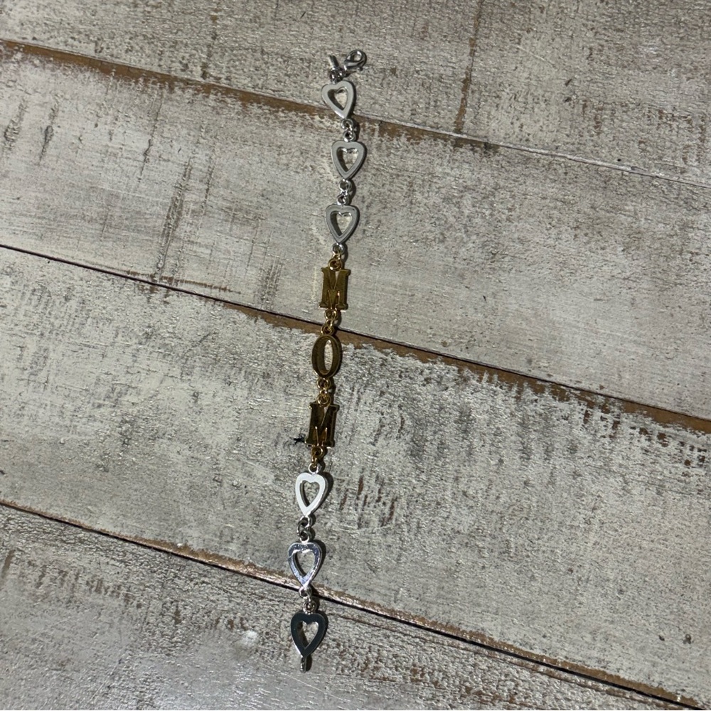 ❤️Vintage Avon “Mom” Gold & Silver Heart Bracelet - Picture 4 of 5
